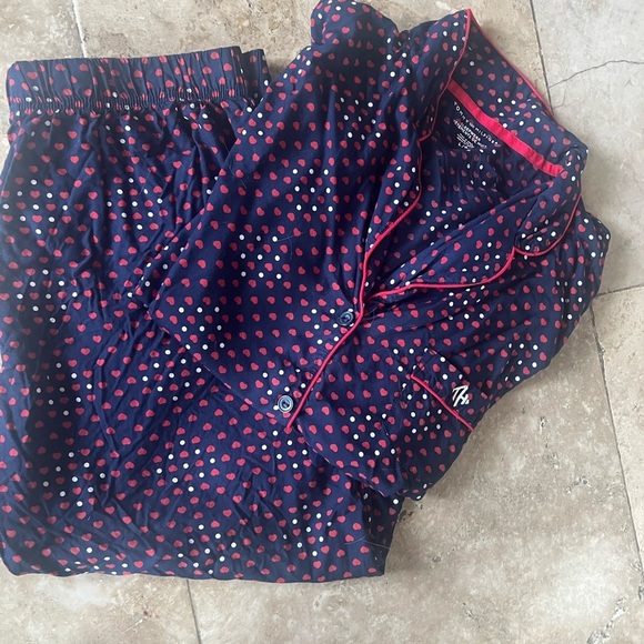 Tommy Hilfiger Valentine Day Pajama Set Large elastic waist short sleeve SOFT. - Picture 5 of 9